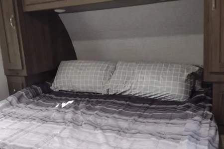 Silver Lake 1 w/Bunks: Delivery Available ($85):No Prep Fee: Equipped