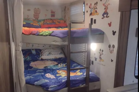 Silver Lake 1 w/Bunks: Delivery Available ($85):No Prep Fee: Equipped