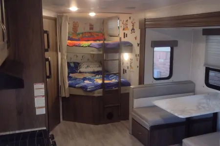 Silver Lake 1 w/Bunks: Delivery Available ($85):No Prep Fee: Equipped