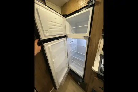 Cozy Forest River 16FQW – Easy Tow & Fully Equipped