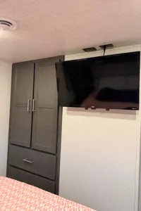 Eddies Summer Escape