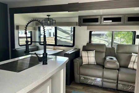 Venture Sporttrek Touring Edition Travel Trailer