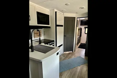 Venture Sporttrek Touring Edition Travel Trailer