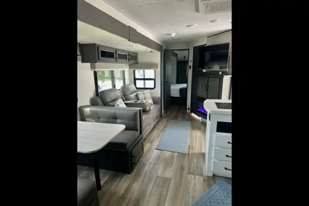 Venture Sporttrek Touring Edition Travel Trailer
