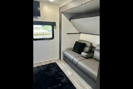 Venture Sporttrek Touring Edition Travel Trailer