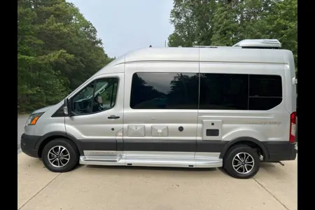 2023 Pleasure-Way Ontour 2.0 with Queen Bed