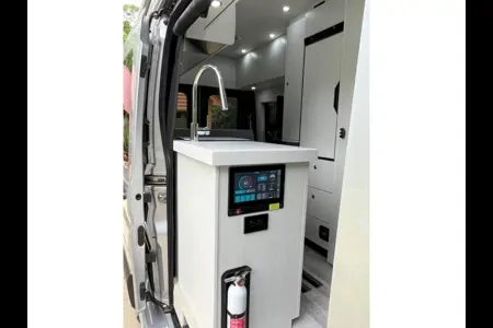 2023 Pleasure-Way Ontour 2.0 with Queen Bed