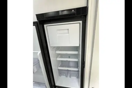 2023 Pleasure-Way Ontour 2.0 with Queen Bed