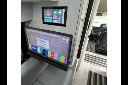 2023 Pleasure-Way Ontour 2.0 with Queen Bed