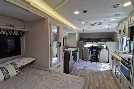 Family friendly 24' Class C