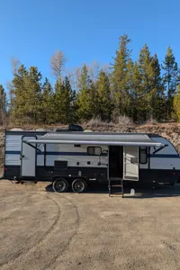 Forest River Grey Wolf 23DBH