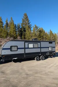 Forest River Grey Wolf 23DBH