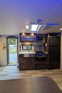 Forest River Grey Wolf 23DBH