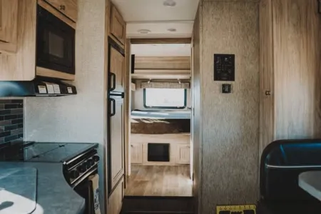 2017 Forest River RV Sunseeker 2500TS w/ Flex Mile