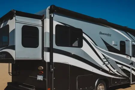 2017 Forest River RV Sunseeker 2500TS w/ Flex Mile