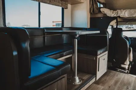 2017 Forest River RV Sunseeker 2500TS w/ Flex Mile