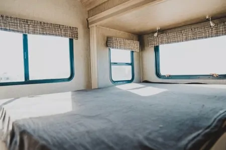 2017 Forest River RV Sunseeker 2500TS w/ Flex Mile