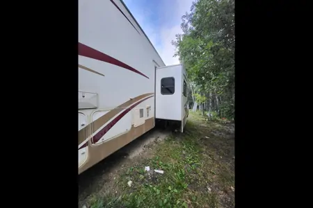 MT"s Keystone Laredo Fifth Wheel