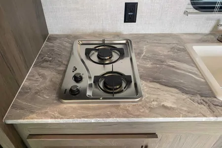 Full Service Trailer Rental! 25ft & Sleeps 6!