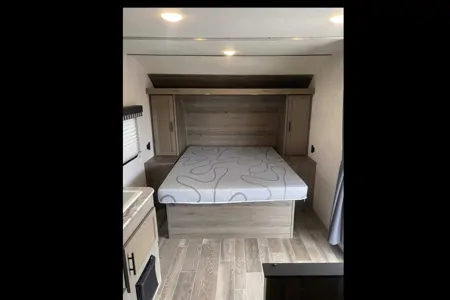 Full Service Trailer Rental! 25ft & Sleeps 6!