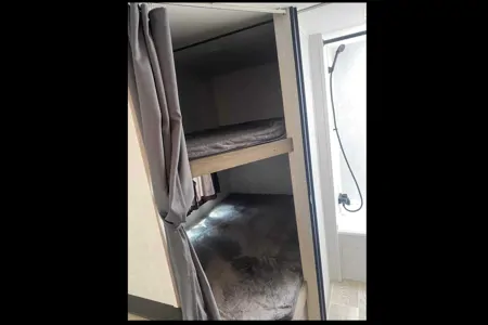 Full Service Trailer Rental! 25ft & Sleeps 6!