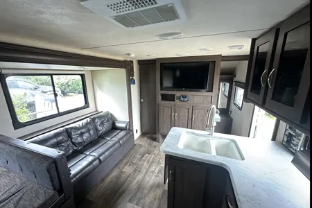 The Biggest Travel Trailer for your Half Tonne w/ Unlimited Hot Water