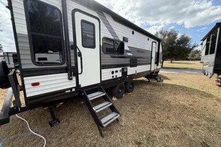 Rodney's Heartland Pioneer Travel Trailer