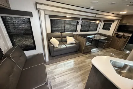 Rodney's Heartland Pioneer Travel Trailer