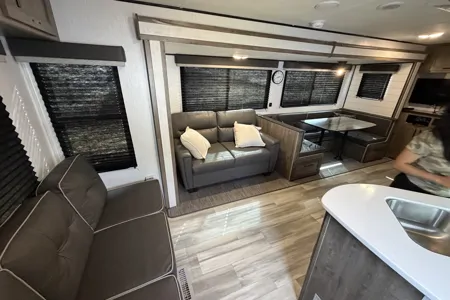 Rodney's Heartland Pioneer Travel Trailer