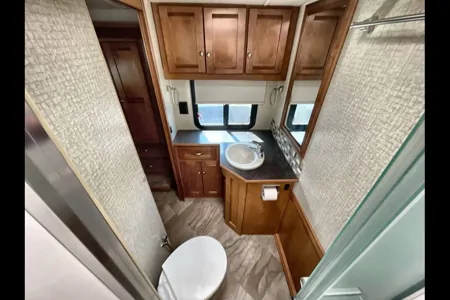 2019 Winnebago Sunova 36Z – Luxury Class A with 1.5 Baths