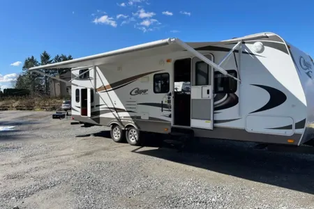 Keystone Cougar 28ft bunkhouse
