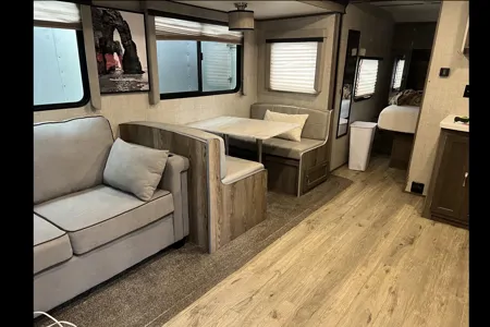 Family, friendly, pet, friendly, beautiful camper large enough for six people