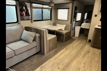 Family, friendly, pet, friendly, beautiful camper large enough for six people
