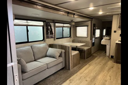 Family, friendly, pet, friendly, beautiful camper large enough for six people