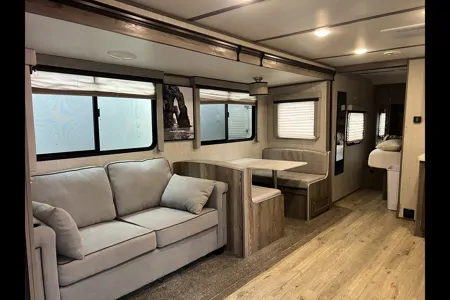 Family, friendly, pet, friendly, beautiful camper large enough for six people