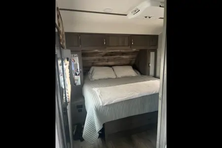 Family, friendly, pet, friendly, beautiful camper large enough for six people