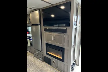 Family, friendly, pet, friendly, beautiful camper large enough for six people