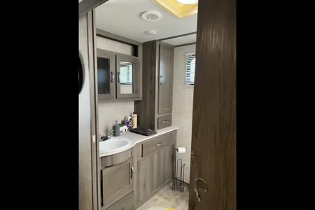 Family, friendly, pet, friendly, beautiful camper large enough for six people