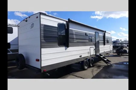 Derick's Cruiser RV avenir Travel Trailer