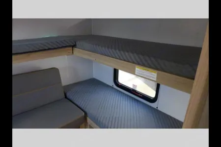 Derick's Cruiser RV avenir Travel Trailer