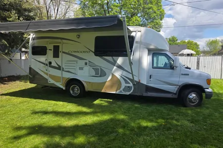 Chelsea's Coachmen Concord Class B