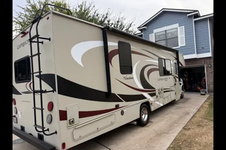 Paul Leal's Coachmen 311 FS Class A