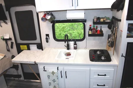 21ft Jayco · Brand New · Easy tow or Delivery · Fully Stocked · New Bed