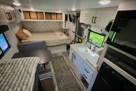 21ft Jayco · Brand New · Easy tow or Delivery · Fully Stocked · New Bed