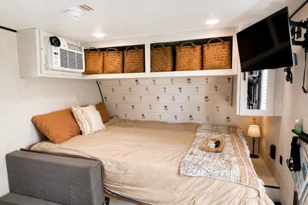 21ft Jayco · Brand New · Easy tow or Delivery · Fully Stocked · New Bed