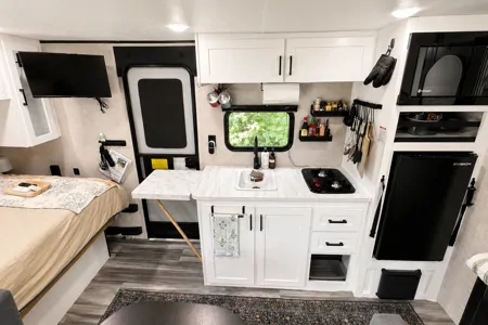21ft Jayco · Brand New · Easy tow or Delivery · Fully Stocked · New Bed