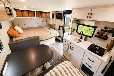 21ft Jayco · Brand New · Easy tow or Delivery · Fully Stocked · New Bed