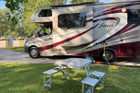 Ernie's Forest River Solera 24R Class C