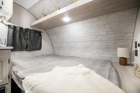 Lightweight Aurora 13RDX Sleeps 3 Easy Tow or Delivery Available