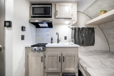 Lightweight Aurora 13RDX Sleeps 3 Easy Tow or Delivery Available